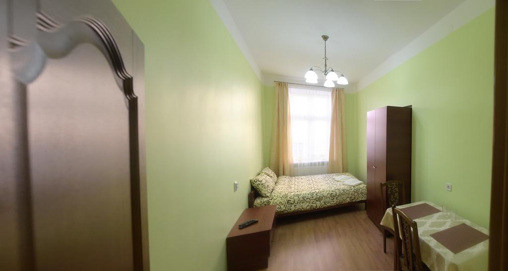 Apartment On Voloshyna Lviv Ngoại thất bức ảnh