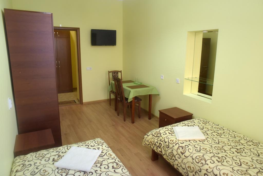 Apartment On Voloshyna Lviv Ngoại thất bức ảnh