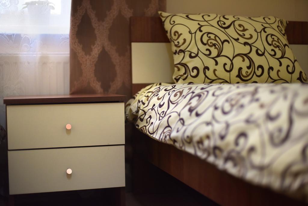 Apartment On Voloshyna Lviv Ngoại thất bức ảnh