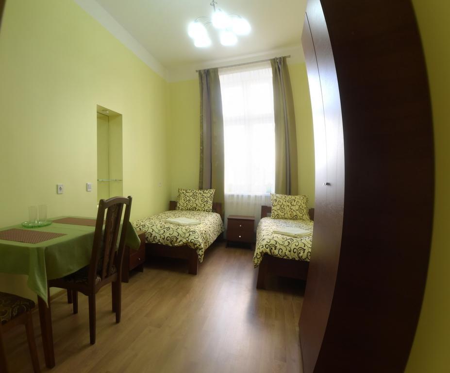 Apartment On Voloshyna Lviv Ngoại thất bức ảnh